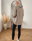 Korte Oversized Mousseline Blouse - Modderkleur — back view