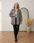 Korte Oversize Mousseline Blouse Leopard Print Crème-Beige — front view