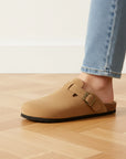 Elegante Suède Clog - Tijdloos Comfort en Stijl — front view