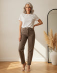 Mom Mousse Old Mom Fit Jeans - Mocca Wassing — front view
