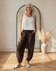 Kitty Barrel Broek - Comfortabele Katoenen Broek met Elastische Taille — front view