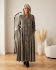 Freya™ | Vloeiende Maxi Jurk — front view