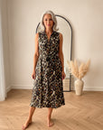 Mouwloze Blousejurk met Knopenrij en Riem - Khaki, Zwart, Cappuccino — front view