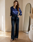 Elegante Satijnen Blouse met Lange Mouwen — Marineblauw