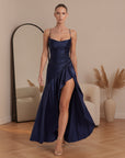 ARIA | Elegante Avondjurk met Split — Marineblauw