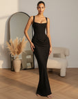 ARIA | Hourglass Maxi Jurk — Zwart