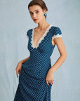 De Donkerblauwe V-Hals Polkadot Kant Geplooid Maxi Jurk