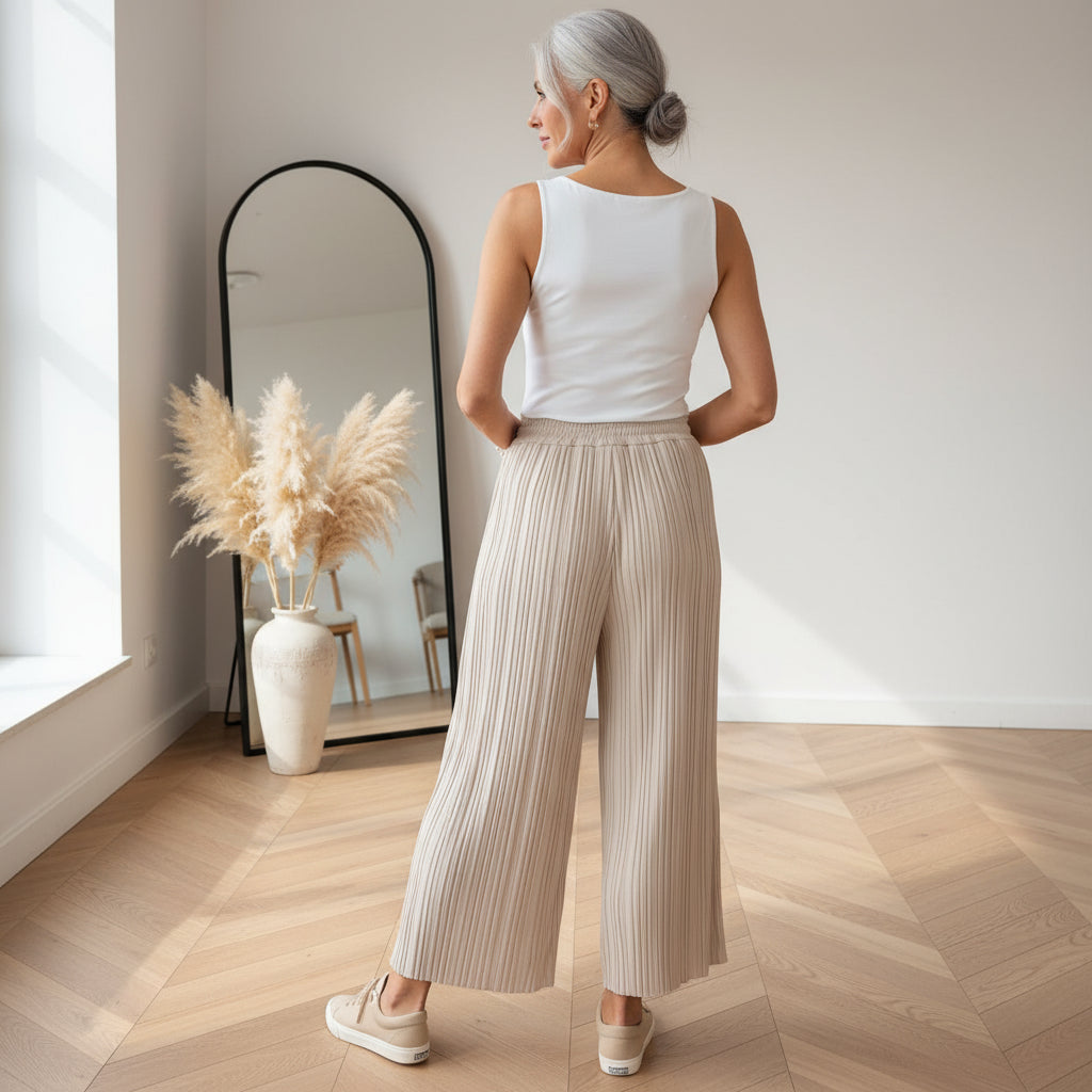 Geplisseerde Broek Beige met Comfortabele Binnenbroek — back view