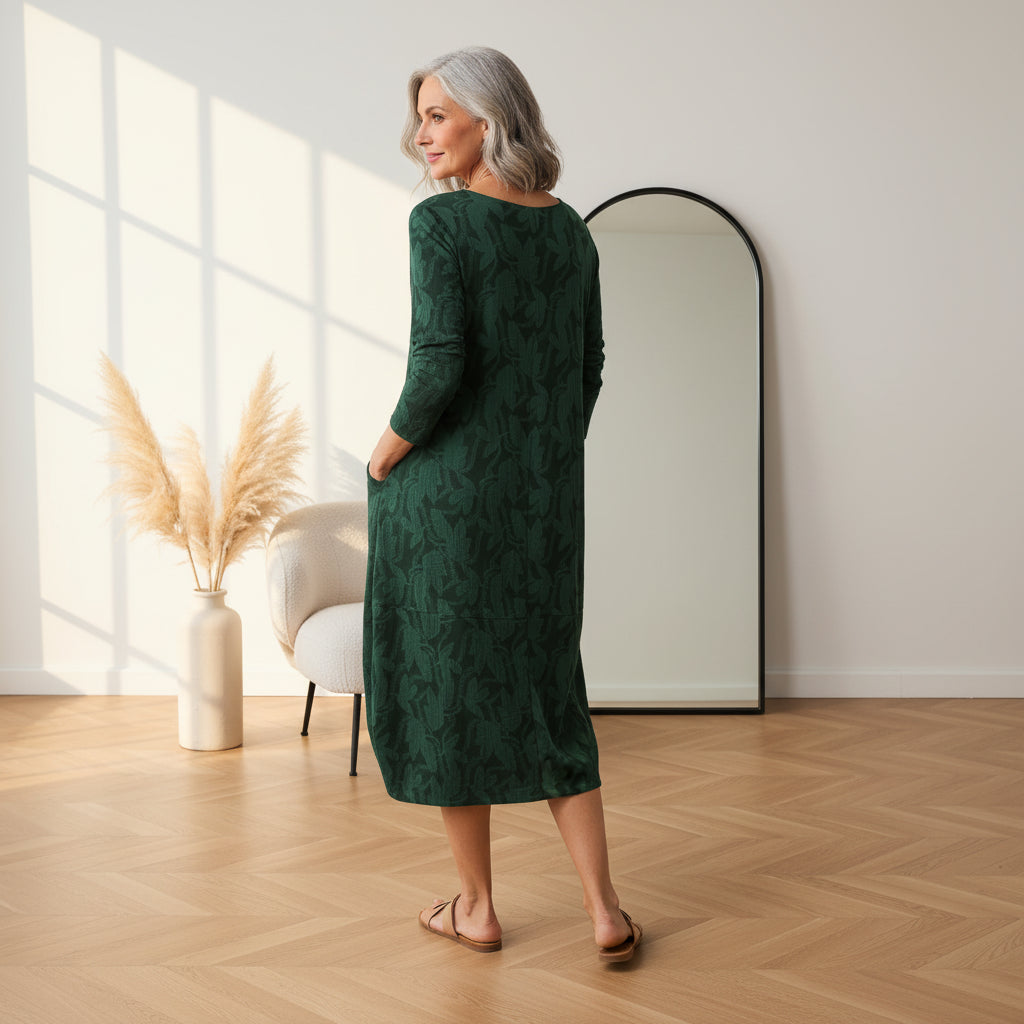 Aurora™ | Elegante Winter Jurk met Ronde Hals — back view