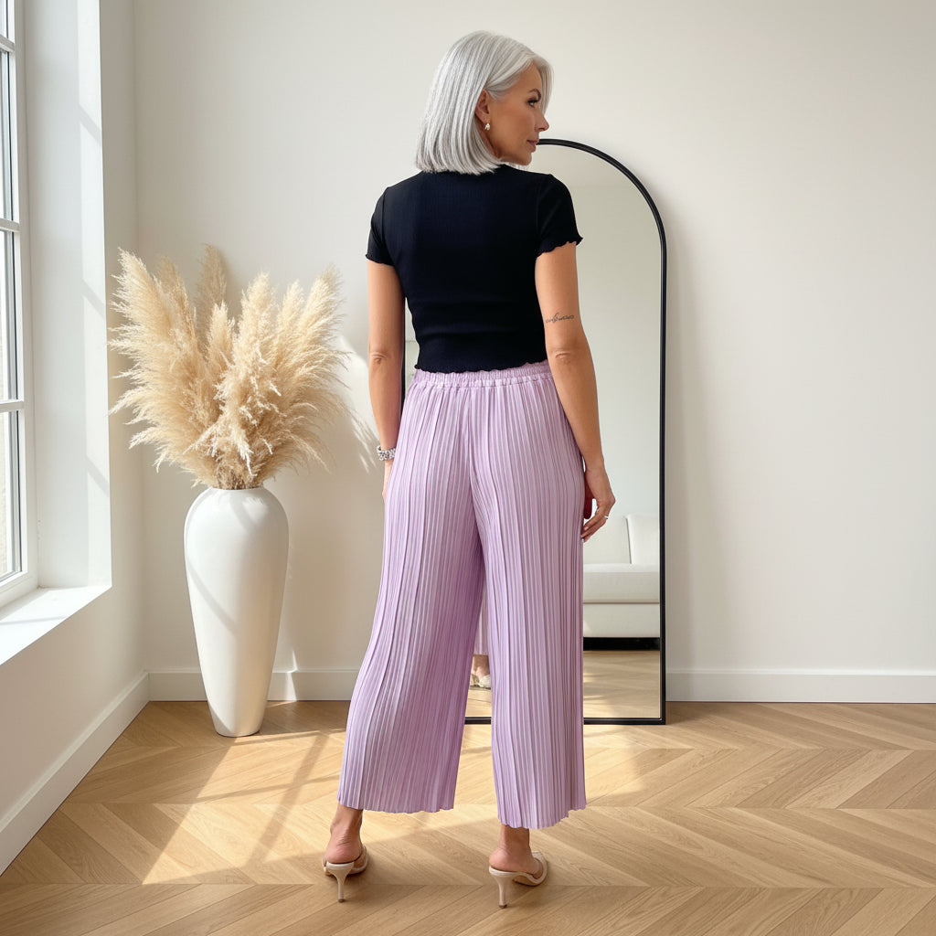 Luchtige Plissé Broek - Zomercomfort met Geïntegreerde Onderbroek — back view