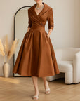 Vintage Satijnen Midi Jurk met Gedrapeerde Kraag — Oranje