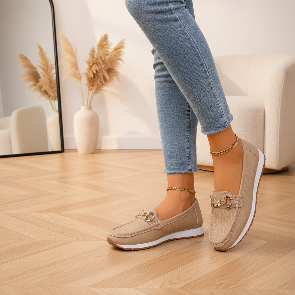 Elegante Platte Instappers voor Dames — Beige