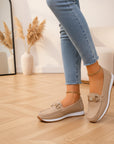 Elegante Platte Instappers voor Dames — Beige
