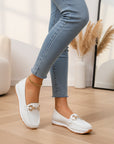 Elegante Platte Instappers voor Dames — Wit